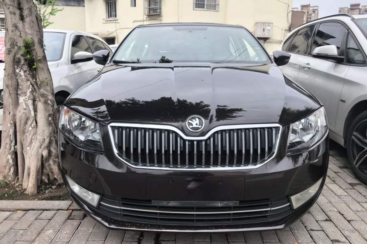 Used Skoda Octavia 2015 1.6L Automatic Yijun Edition Front