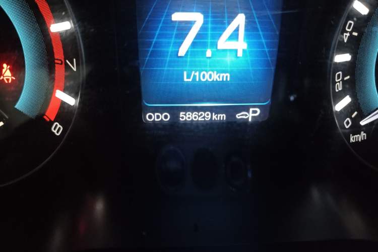 Used Haval H2 2017 Blue Label 1.5T Automatic Two-Wheel Drive Luxury Model Odometer Close Up