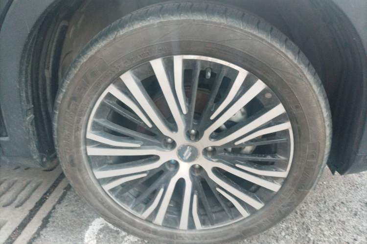 Used CHANGAN OSHAN X7 2020 1.5T Automatic Luxury Model Right Front Wheel Hub