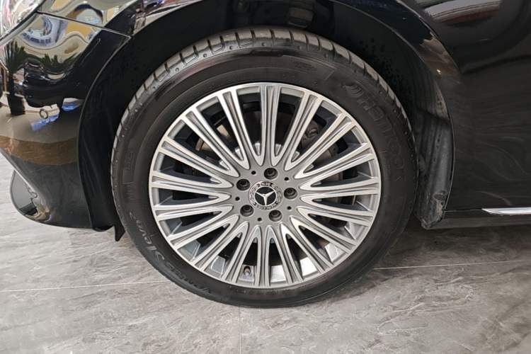 Used Mercedes-Benz E-Class 2020 Facelift E 300 L Stylish Edition Left Front Wheel Hub