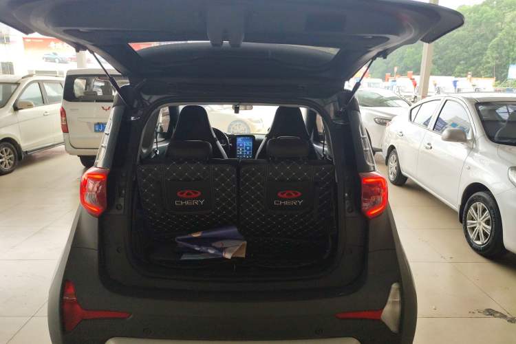 Used Chery QQ Little Ant 2022 Restyled Version Sweet Pink Edition Half-Sugar Version 30.6 kWh 30 kW 301 km Trunk