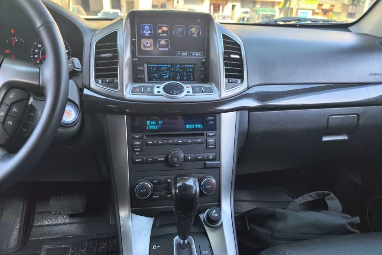 Used Chevrolet Captiva 2014 2.4L 4x4 Flagship Edition 7 Seats