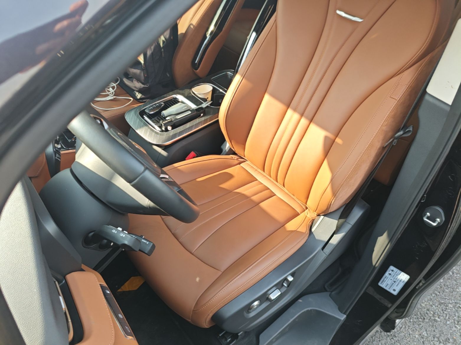 Hongqi HQ9 PHEV 2024 2.0T Four-Wheel Drive Business Edition — снимка 17