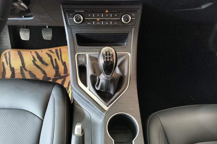 Used Geely Auto Vision 2020 1.5L Manual Asian Games Edition Gear Lever