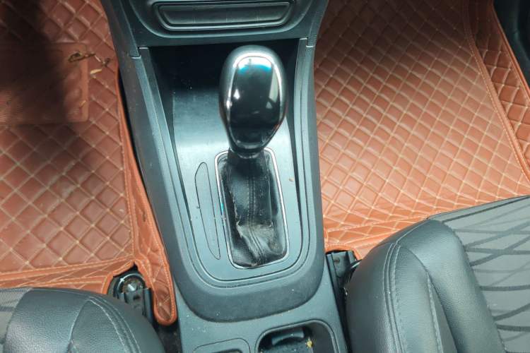 Used Cowin E3 2018 1.5L Automatic Luxury Version Gear Lever