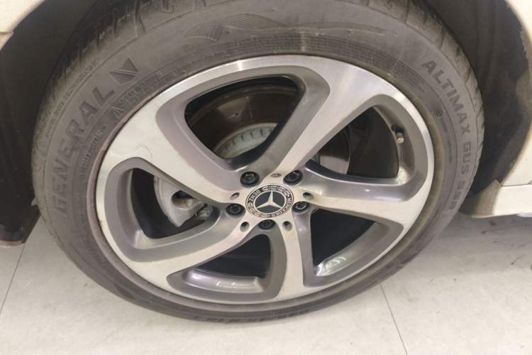 Used Mercedes-Benz E-Class 2018 Restyled E 300 L Sporty and Stylish Edition Exterior 5