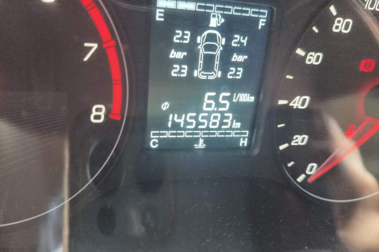 Used Baojun 310W 2017 1.5L Manual Fashion Model China V
