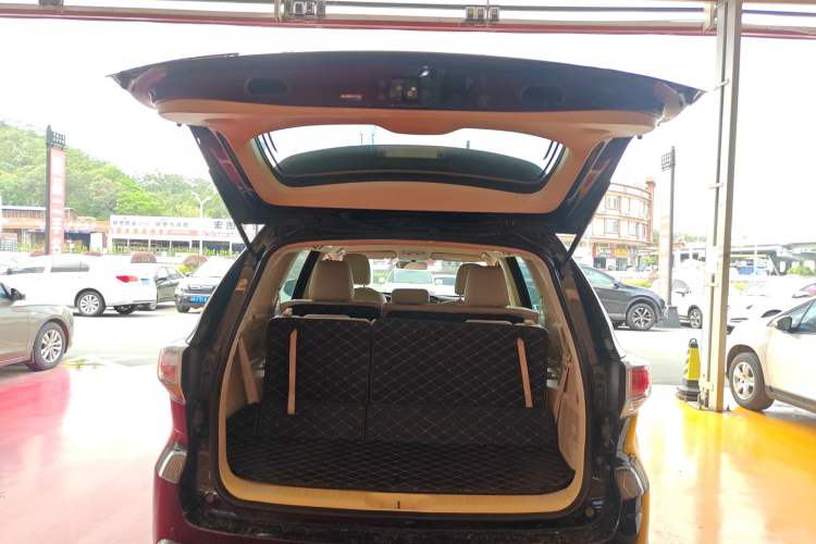 Used Toyota Highlander 2017 2.0T Two-Wheel Drive Elite Version 7 Seats Trunk