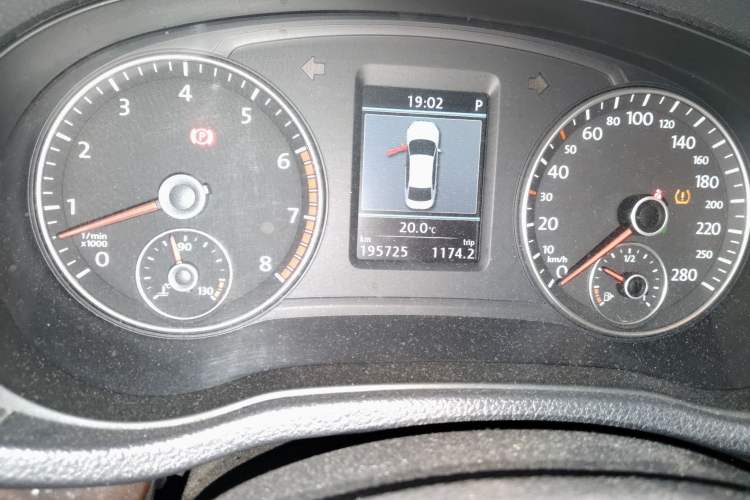 Used Volkswagen Passat 2013 3.0L V6 DSG Flagship Edition