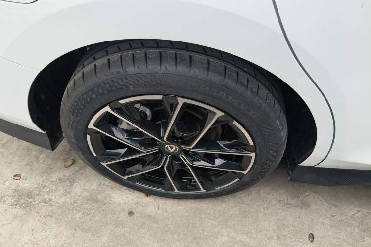 Used Changan UNI-V iDD 2024 Blue Whale Smart Electric iDD 136km ZhiKu Model