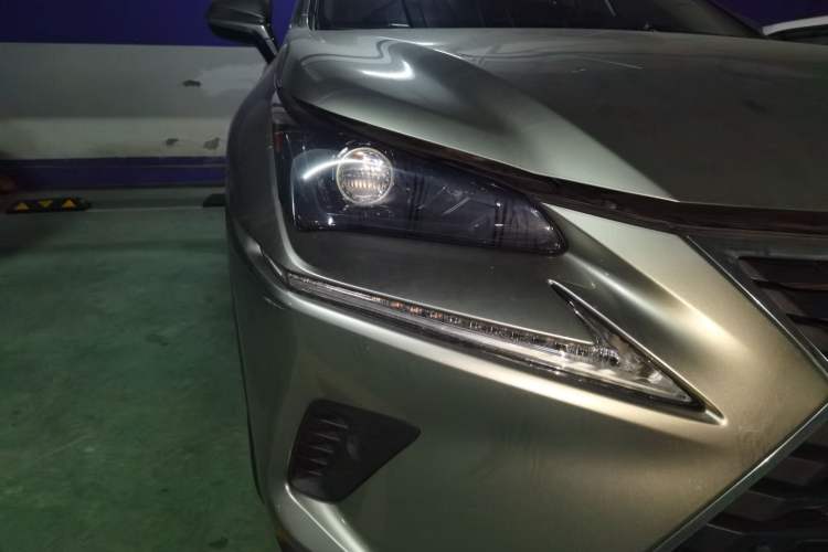 Used Lexus NX 2020 300h Front-Drive FENGSHANG Version China VI Standard Right Front Headlight