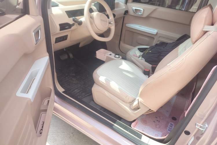 Used Geely Galaxy Panda 2023 Panda Mini 200km Endurance Bear
