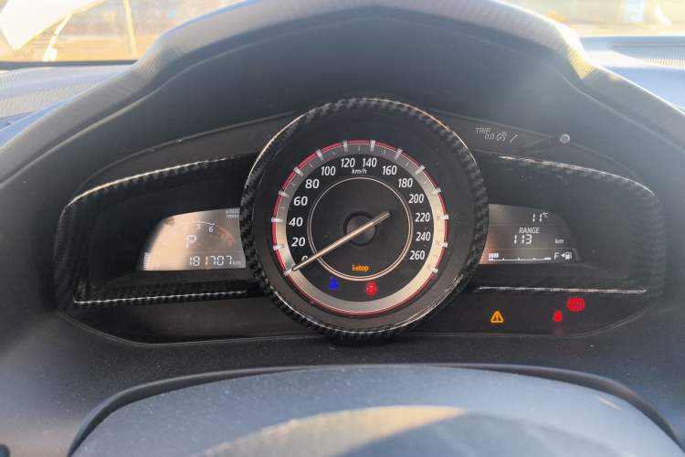 Used Mazda 3 Axela 2014 Sedan 1.5L Automatic Luxury Model
