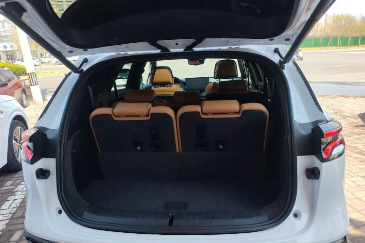 Used BYD Tang New Energy 2023 DM-i Champion Edition 112KM Prestige Model Trunk