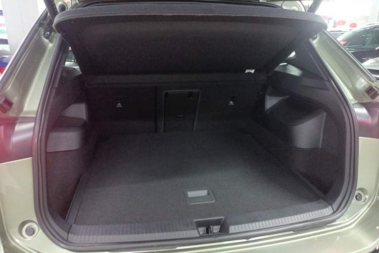 Used Volkswagen Tayron 2025 Tiguan L 380TSI 4Motion Luxury Easy Package
