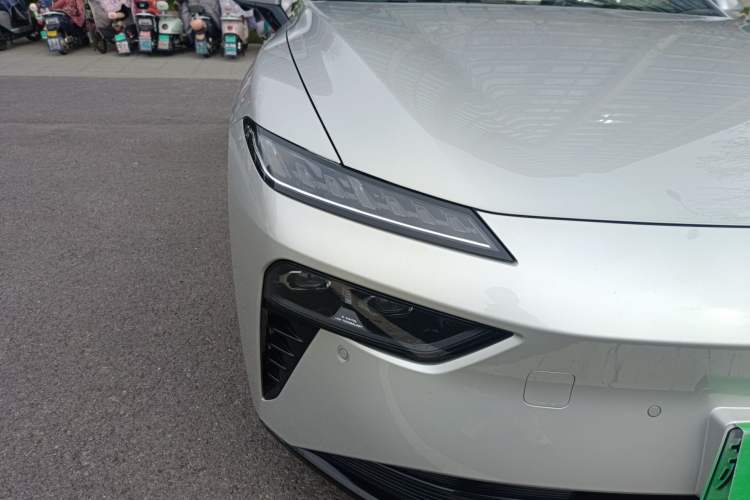 Used Dongfeng eπ eπ007 2025 Model Pure-Electric 565 All-Wheel-Drive Max Leading Edition Right Front Headlight