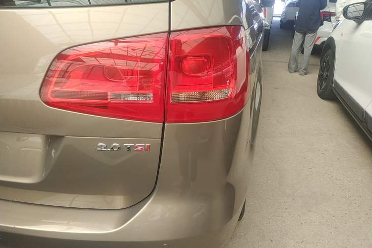 Used Volkswagen Sharan 2014 2.0 TSI Comfort Model
