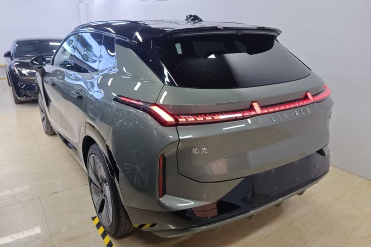 Used Lynk & Co 08 EM-P 2023 220km All-Wheel-Drive Performance Halo Exterior 2