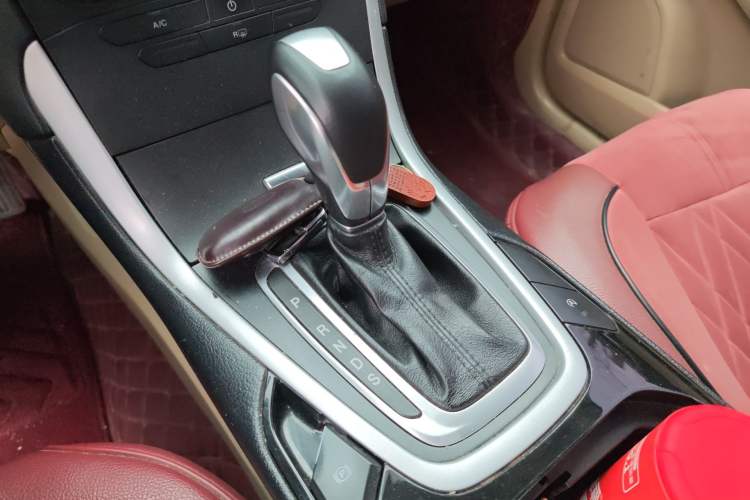 Used Ford Edge 2016 EcoBoost 245 Two-Wheel-Drive Titanium 5-Seater
