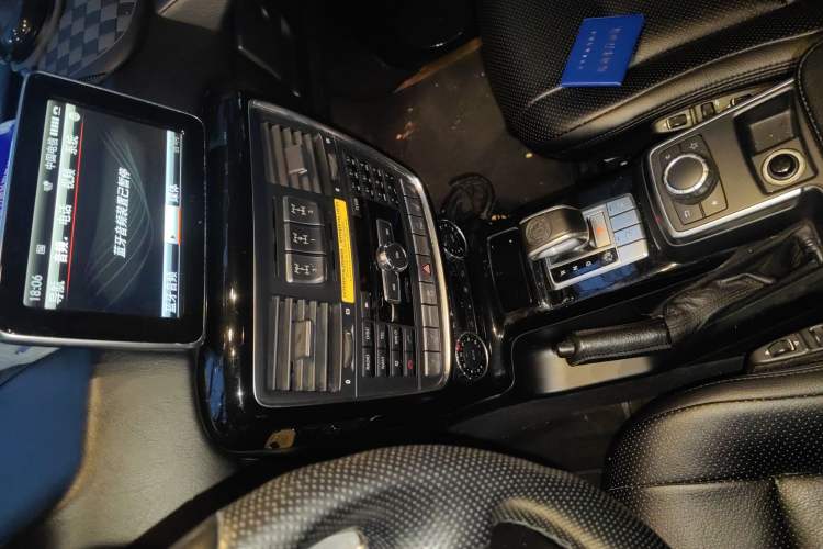 Used Mercedes-Benz G-Class 2013 G 500 Audio And AC Panel