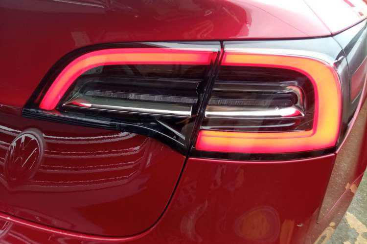 Used Tesla Model 3 2019 Long-Range Rear-Wheel-Drive Version Right Rear Taillight