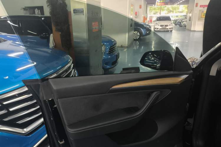 Used Tesla Model Y 2021 Long-Range All-Wheel-Drive Version