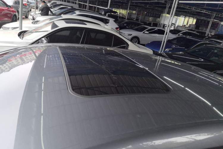 Used Roewe i5 2021 1.5L CVT Platinum Edition
