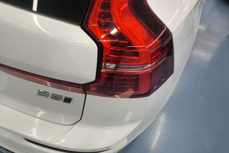 Used Volvo XC60 2022 B5 4x4 Smart Luxury Edition
