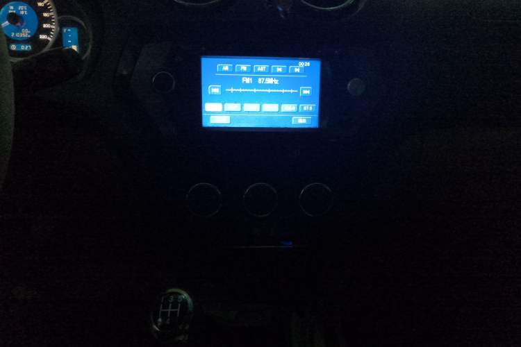 Used JMC Yusheng S350 2011 2.4T Two-Wheel-Drive Luxury 5-Seater
