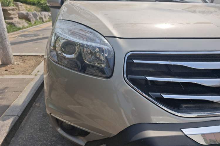 Used Renault Koleos 2012 2.5L Two-Wheel Drive Comfort Edition with Navigation Right Front Headlight