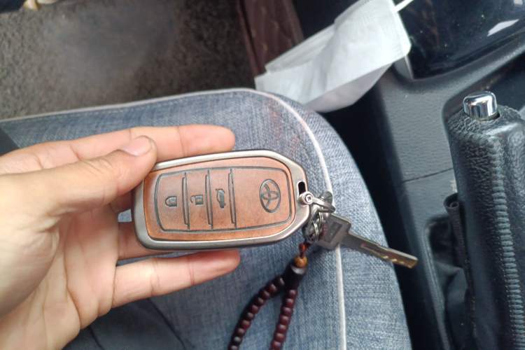 Used Toyota Levin 2016 Dual-Engine 1.8H GS E-CVT Elite Model with Sunroof