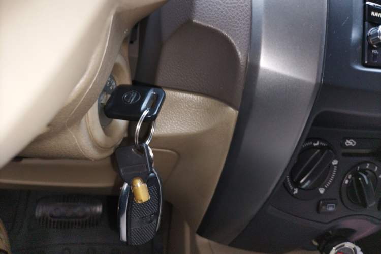 Used Nissan Livina 2007 1.6L Automatic All-Around Model Vehicle Key