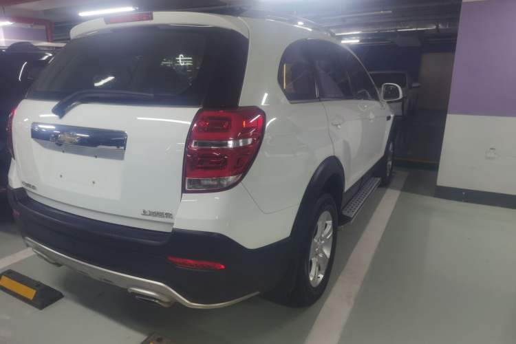Used Chevrolet Captiva 2015 2.4L Two-Wheel Drive Urban Version 5 Seats Right Rear Taillight