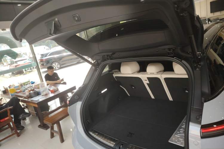 Used Nio ES6 2025 75 kWh Trunk