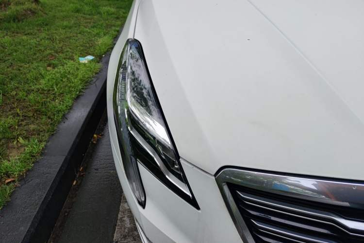 Used Cadillac XTS 2018 28T Tech Edition Right Front Headlight