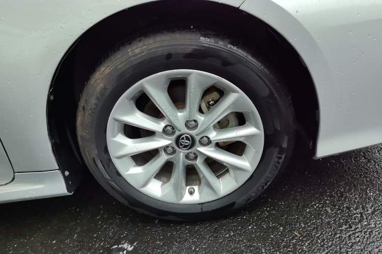 Used Toyota Corolla 2019 Dual-Engine 1.8L E-CVT GL-i Elite Edition Right Front Wheel Hub