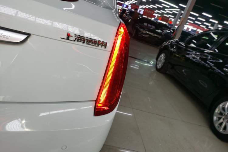 Used Cadillac XTS 2015 28T Comfort Model Exterior 3