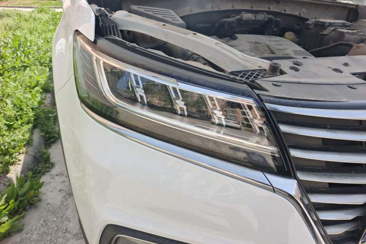 Used Roewe RX5 2019 20T Two-Wheel Drive Automatic 4G Connected Platinum Edition Right Front Headlight