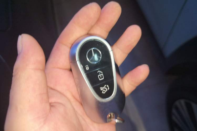 Used Mercedes-Benz EQS SUV 2023 450 4MATIC Pioneer Edition Vehicle Key