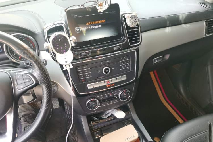 Used Mercedes-Benz GLE Coupe 2017 GLE 400 4MATIC Coupe SUV Audio And AC Panel