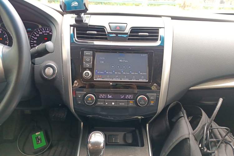 Used Nissan Teana 2013 2.0L XL Comfort Edition Audio And AC Panel