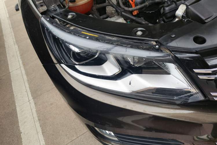 Used Volkswagen Tiguan 2013 1.8 TSI Automatic Two-Wheel Drive Comfort Edition Right Front Headlight