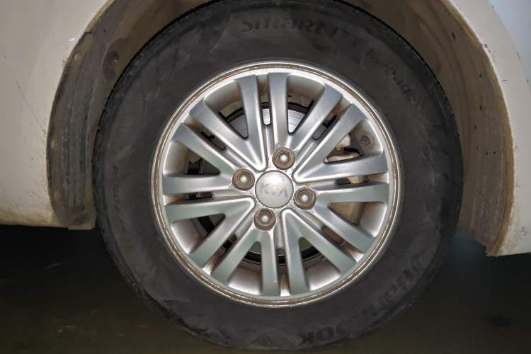 Used Kia K2 2012 Sedan 1.4L MT GLS Commemorative Edition