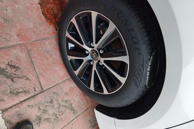 Used Toyota Levin 2024 Smart Electric Hybrid Dual-Engine 1.8L Luxury Edition Right Rear Wheel Hub