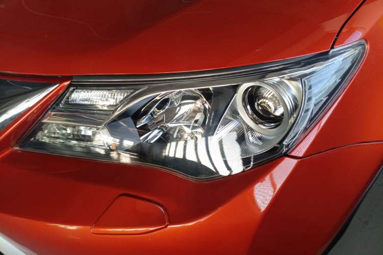 Used Toyota RAV4 2015 2.0L CVT Two-Wheel Drive Fashion Edition