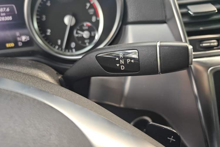 Used Mercedes-Benz M-Class 2014 ML 320 4MATIC
