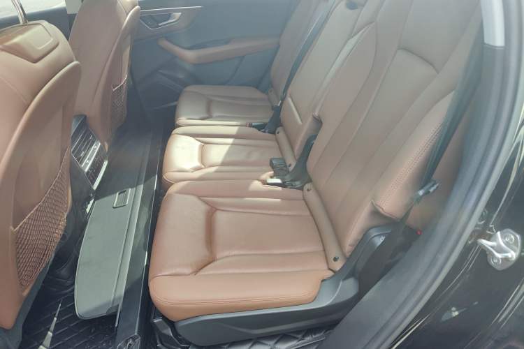 Used Audi Q7 2021 55 TFSI quattro S line Sport model Left Rear Seat