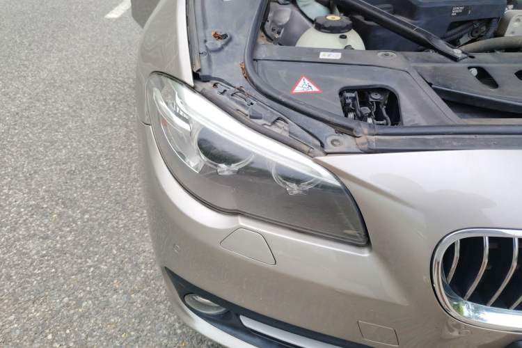 Used BMW 5 Series 2014 525Li Leading Model
