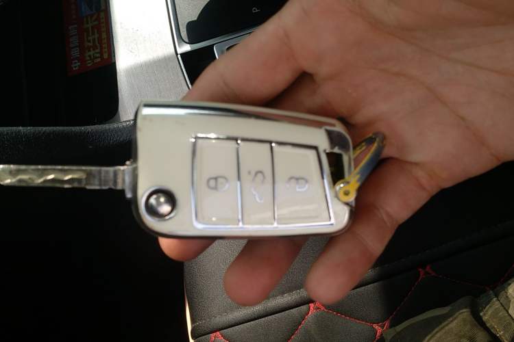 Used Volkswagen Golf Sportsvan 2016 1.6L Automatic Comfort Model Vehicle Key