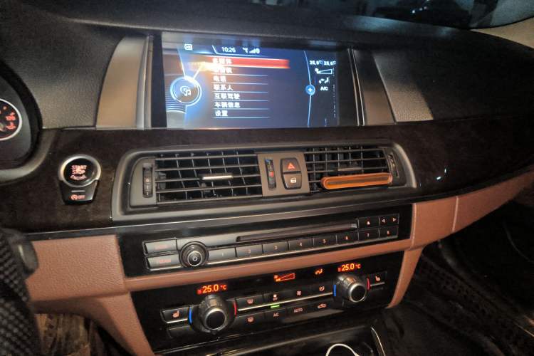 Used BMW 5 Series 2014 525Li Leading Model